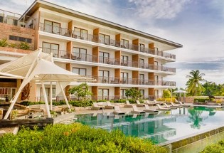 Hotels & Resorts